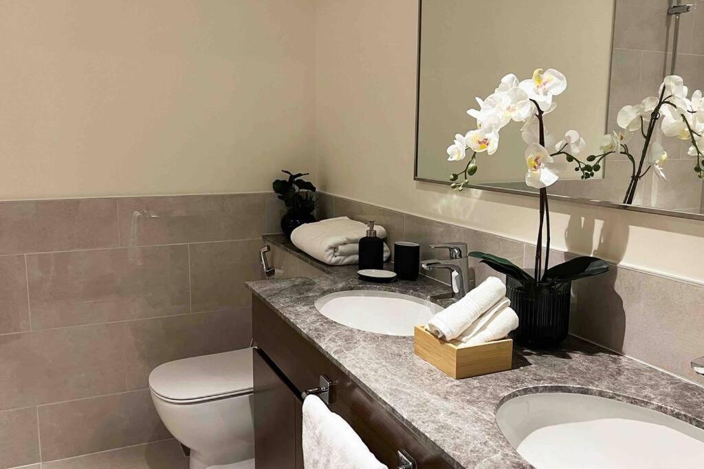 Brand New 2b/r With Burj Khalifa And Fountain View * Dubai