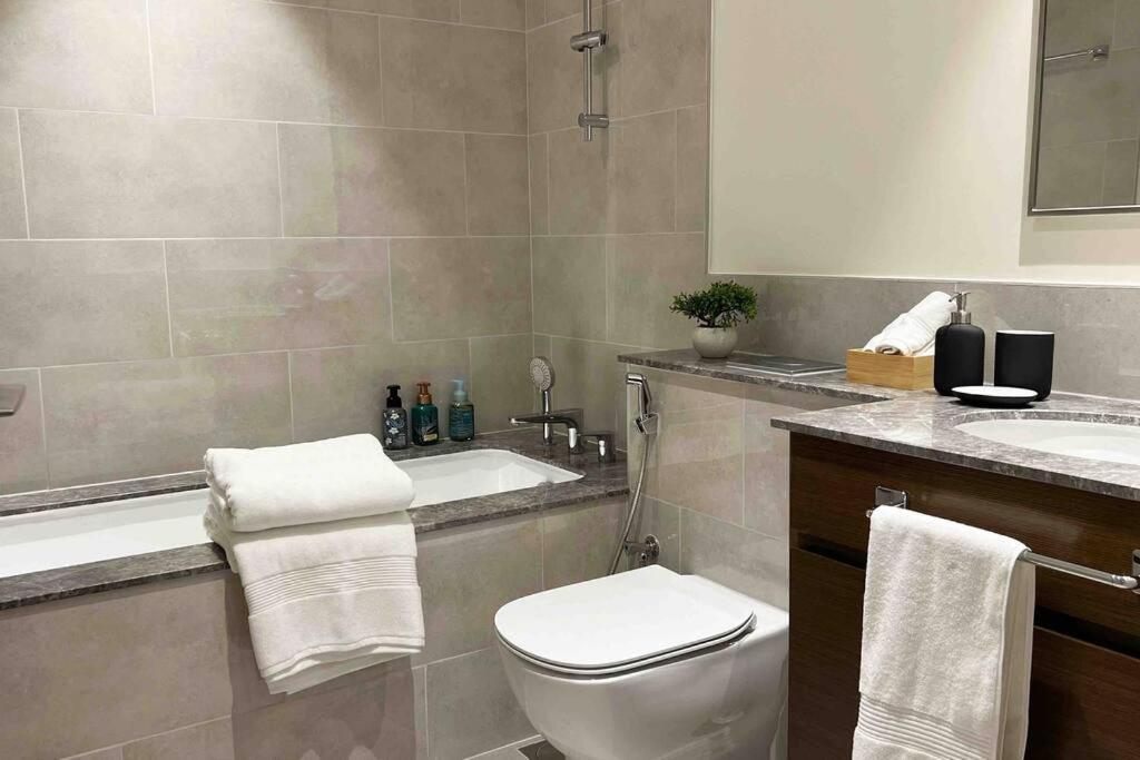 Brand New 2b/r With Burj Khalifa And Fountain View Apartment Dubai