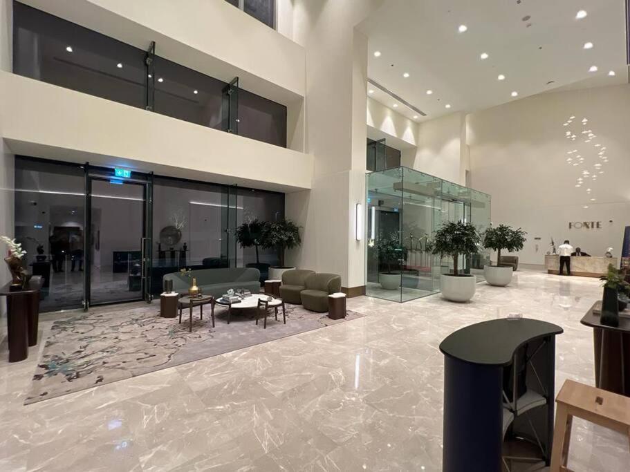 Brand New 2b/r With Burj Khalifa And Fountain View * Dubai